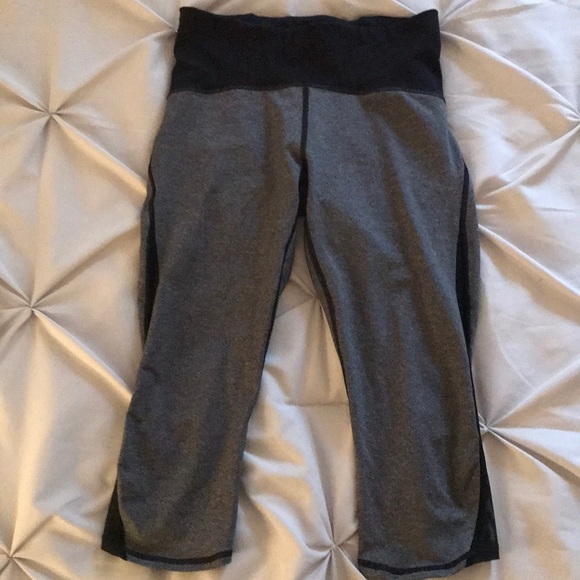 lululemon athletica Pants - Lululemon Athletica Train Times Capri Size 8